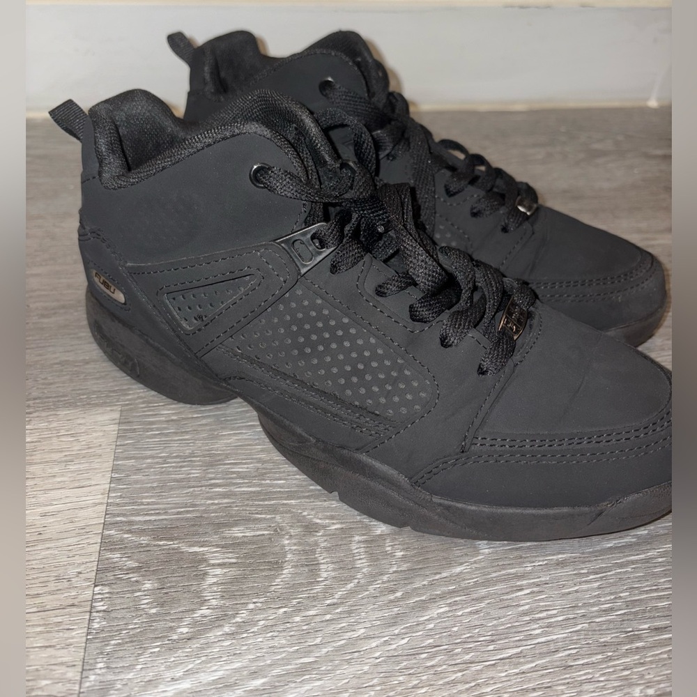 Women’s Black Athletic Shoes